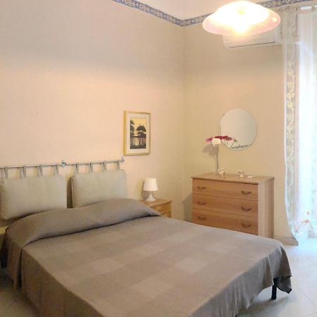 Apartment For 2 In Catania, B&B Le Voci Del Mercato Exterior photo